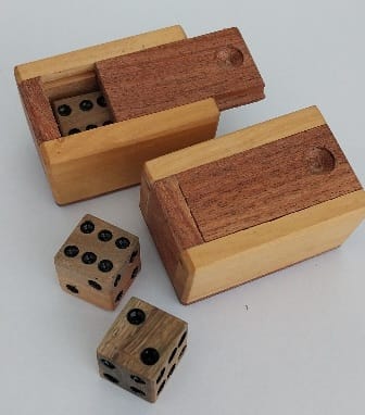 SET DADOS MADERA ARTESANAL